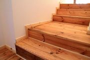 Treppen aus Holz von OS·B - Oberflächen Service Berlin